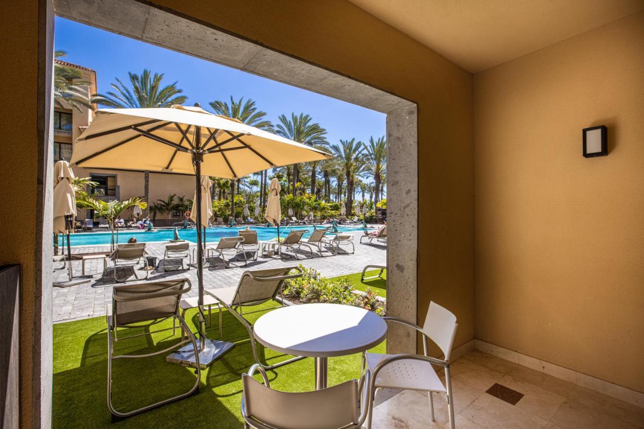 Lopesan Costa Meloneras Resort & Spa Esterno foto A view of the pool at the JW Marriott Desert Springs Resort and Spa
